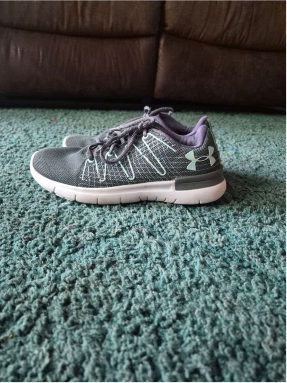 Under Armour Thrill 3 Athletic Running Sneakers Size 6